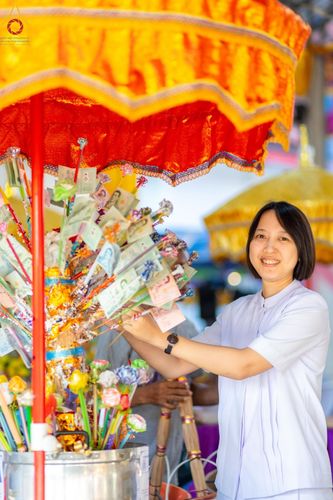 ภาพ No.167032:พิธีทอดกฐิน ณ วัดอัยยิการาม จ.ปทุมธานี ในโครงการกฐินสามัคคีทั่วไทย 30,000 วัด บูชาธรรม 80 ปี หลวงพ่อธัมมชโย โดยคณะศิษยานุศิษย์วัดพระธรรมกาย วันที่ 23 ตุลาคม พ.ศ. 2567