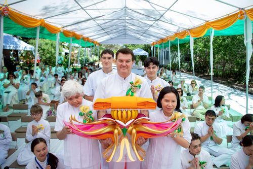 ภาพ No.260571:วันอาทิตย์ที่ 19 ตุลาคม พ.ศ. 2568 พิธีทอดกฐินสามัคคี ณ วัดพระธรรมกายซิดนีย์ ประเทศออสเตรเลีย  เพื่อสร้างอาคารปฏิบัติธรรม “คุณยายอาจารย์มหารัตนอุบาสิกาจันทร์ ขนนกยูง”