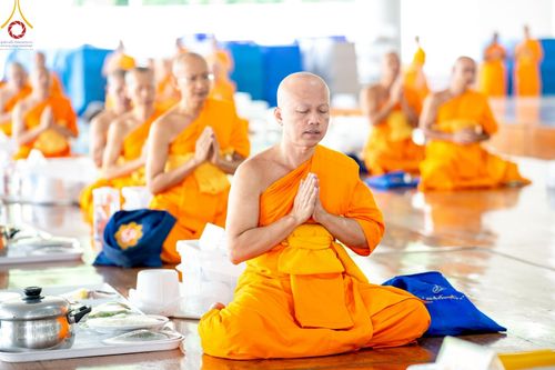 ภาพ No.213457:วันเสาร์ที่ 29 มีนาคม พ.ศ. 2568 พิธีถวายภัตตาหารเมนูสวรรค์ "เพื่อการบรรลุธรรม" ณ หอฉันคุณยายอาจารย์ฯ วัดพระธรรมกาย