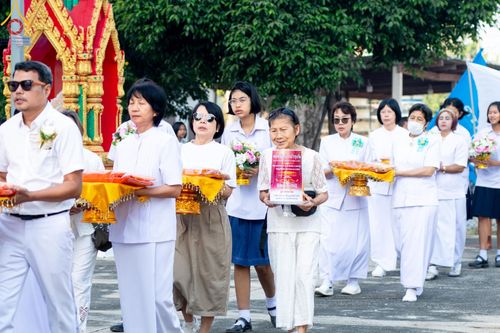 ภาพ No.200464:พิธีทอดผ้าป่าทำนุบำรุงศาสนสถาน ณ วัดรางกำหยาด ตำบลบางภาษี อำเภอบางเลน จังหวัดนครปฐม ในโครงการธรรมยาตรา กตัญญูบูชา มหาปูชนียาจารย์ พระมงคลเทพมุนี(สด จนฺทสโร) พระผู้ปราบมาร อนุสรณ์สถาน 7 แห่ง ปีที่ 13 วันที่ 22 มกราคม พ.ศ. 2568