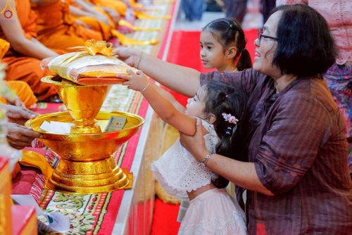 ภาพ No.260414:วันที่ 19 ตุลาคม พ.ศ. 2568 พิธีทอดกฐินสามัคคีทั่วไทย 30,000 วัด โดยคณะศิษยานุศิษย์ บูชาธรรม 81 ปี หลวงพ่อธัมมชโย ณ วัดเทพวนาราม ต.ศรีสุนทร อ.ถลาง จ.ภูเก็ต