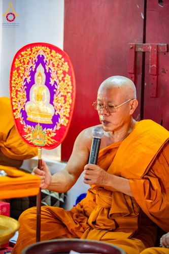 ภาพ No.165871:พิธีทอดกฐิน ณ วัดม่วงโตน ตำบลเหล่ายาว อำเภอบ้านโฮ่ง จังหวัดลำพูน ในโครงการกฐินสามัคคีทั่วไทย 30,000 วัด บูชาธรรม 80 ปี หลวงพ่อธัมมชโย โดยคณะศิษยานุศิษย์วัดพระธรรมกาย วันที่ 20 ตุลาคม พ.ศ. 2567