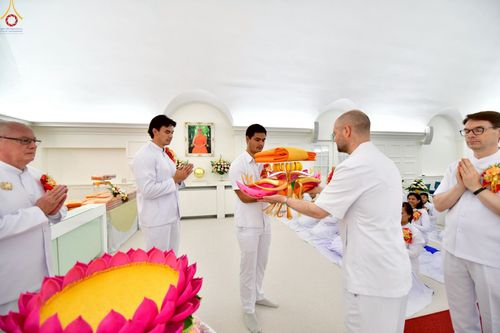 ภาพ No.257360:วันที่ 11 ตุลาคม พ.ศ. 2568 พิธีทอดกฐินสามัคคี  เพื่องานเผยแผ่พระพุทธศาสนา วิชชาธรรมกายสู่ชาวท้องถิ่น ณ วัดพระธรรมกายคอร์ซัวร์ ลุสท์สโกว  ประเทศเดนมาร์ก 