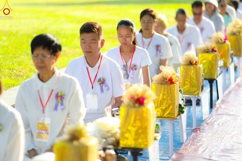 ภาพ No.103274:พิธีตักบาตรพระธรรมทายาท 1,000 รูป ณ มหาเจดีย์บุโรพุทโธ ประเทศอินโดนีเซีย ในวันที่ 20 ธันวาคม พ.ศ. 2566