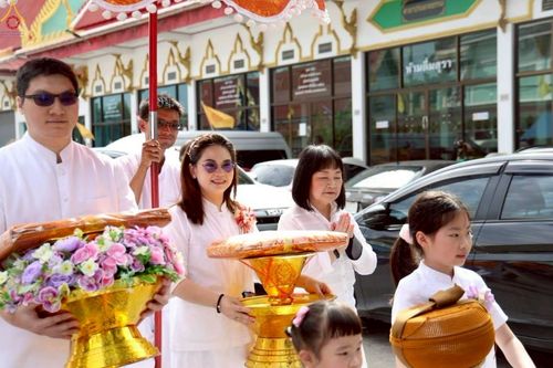 ภาพ No.265220:วันที่ 18 ตุลาคม พ.ศ. 2568 พิธีทอดกฐินสามัคคีทั่วไทย วัดค้างคาว ต.บางไผ่ อ.เมืองนนทบุรี จ.นนทบุรี โดยคณะศิษยานุศิษย์ บูชาธรรม 81 ปี หลวงพ่อธัมมชโย