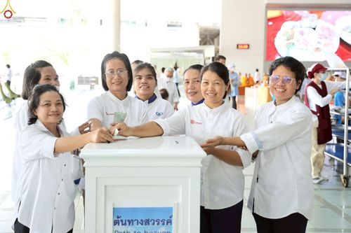 ภาพ No.229648:วันที่ 25 มิถุนายน พ.ศ. 2568 (แรม 15 ค่ำ เดือน 7) พิธีบุพเปตพลี ครั้งที่ 166 ร่วมอุทิศบุญแด่หมู่ญาติที่ล่วงลับไปแล้ว และสืบทอดอายุพระพุทธศาสนา ณ หอฉันคุณยายอาจารย์ฯ วัดพระธรรมกาย