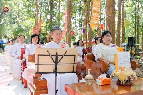 ภาพ No.169519:พิธีทอดกฐิน ณ ศูนย์ปฏิบัติธรรมนานาชาติตะวันพร้าว จ.เชียงใหม่ ในโครงการกฐินสามัคคีทั่วไทย 30,000 วัด บูชาธรรม 80 ปี หลวงพ่อธัมมชโย โดยคณะศิษยานุศิษย์วัดพระธรรมกาย วันที่ 25 ตุลาคม พ.ศ. 2567