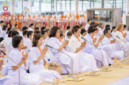 ภาพ No.279085:วันที่ 2 มกราคม พ.ศ.2569 พิธีถวายภัตตาหารเป็นสังฆทาน แด่พระธรรมยาตรา ณ วัดพระธรรมกาย ปทุมธานี ในโครงการธรรมยาตรา กตัญญูบูชา มหาปูชนียาจารย์ พระมงคลเทพมุนี(สด จนฺทสโร) พระผู้ปราบมาร อนุสรณ์สถาน 7 แห่ง ปีที่ 14