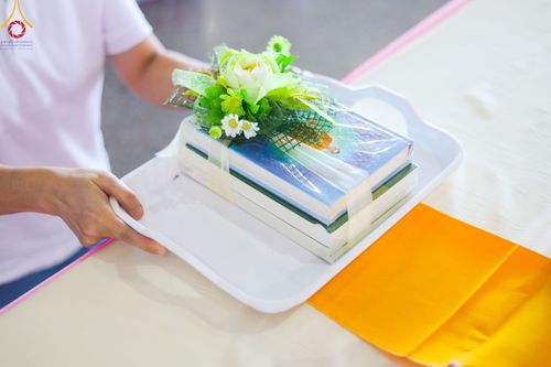 ภาพ No.81175:พิธีถวายหนังสือธรรมะ บาลี นักธรรม ทางก้าวหน้า วันเสาร์ที่ 27 พฤษภาคม พ.ศ. 2566 ณ บ้านแก้วเรือนทองคุณยายอาจารย์ฯ สภาธรรมกายสากล