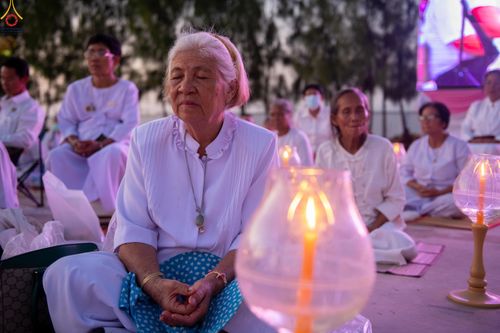 ภาพ No.302244:วันที่ 23 มกราคม พ.ศ. 2569 พิธีจุดประทีปธรรมถวายเป็นพุทธบูชา (ภาพชุดที่ 2) และบูชาธรรมมหาปูชนียาจารย์  ณ อนุสรณ์สถานลำดับที่ 5 สถานที่เผยแผ่วิชชาธรรมกายครั้งแรก อนุสรณ์สถานบางปลา วัดบางปลา อำเภอบางเลน จังหวัดนครปฐม ในโครงการธรรมยาตรา กตัญญูบูชา มหาปูชนีย