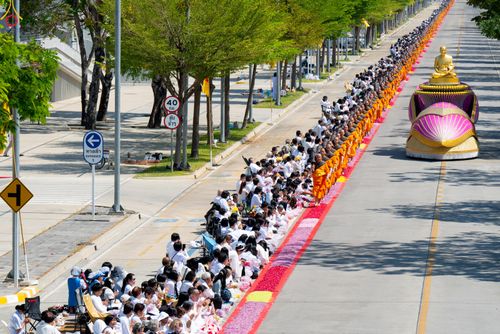 ภาพ No.304812:วันที่ 25 มกราคม พ.ศ. 2569 พิธีต้อนรับพระธรรมยาตรา (ภาพชุดที่ 2) รร.สามัคคีราษฏร์บำรุง-วัดพระธรรมกาย ในโครงการธรรมยาตรา กตัญญูบูชา มหาปูชนียาจารย์ พระมงคลเทพมุนี(สด จนฺทสโร) พระผู้ปราบมาร อนุสรณ์สถาน 7 แห่ง ปีที่ 14