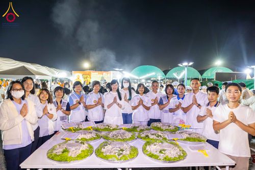 ภาพ No.301696:วันที่ 24 มกราคม พ.ศ. 2569 พิธีถวายภัตตาหารเป็นสังฆทาน แด่พระธรรมยาตรา ณ อนุสรณ์สถานบางปลา วัดบางปลา อำเภอบางเลน จังหวัดนครปฐม ในโครงการธรรมยาตรา กตัญญูบูชา มหาปูชนียาจารย์ พระมงคลเทพมุนี(สด จนฺทสโร) พระผู้ปราบมาร อนุสรณ์สถาน 7 แห่ง ปีที่ 14