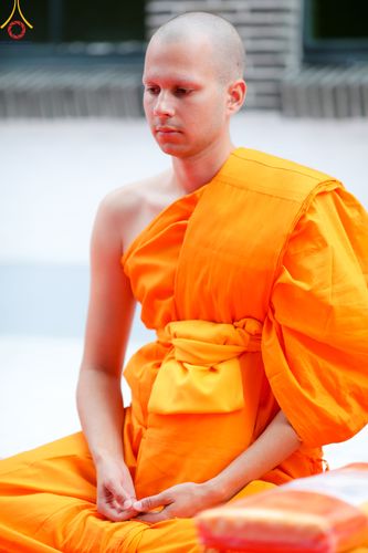 ภาพ No.83892:พิธีเวียนประทักษิณ,พิธีบรรพชาและพิธีอุปสมบทหมู่ ในโครงการอบรมพระธรรมทายาทในทวีปยุโรป  รุ่นที่ 9 วันอาทิตย์ที่ 16 กรกฎาคม พ.ศ. 2566 ณ วัดพระธรรมกายเบเนลักซ์  ประเทศเบลเยียม