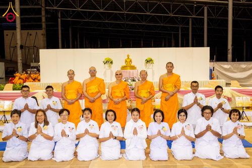 ภาพ No.305303:วันที่ 29 มกราคม พ.ศ. 2569 พิธีถวายภัตตาหารเป็นสังฆทาน แด่พระธรรมยาตรา ณ วัดพระธรรมกาย  จังหวัดปทุมธานี ในโครงการธรรมยาตรา กตัญญูบูชา มหาปูชนียาจารย์ พระมงคลเทพมุนี(สด จนฺทสโร) พระผู้ปราบมาร อนุสรณ์สถาน 7 แห่ง ปีที่ 14