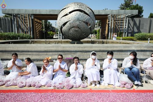 ภาพ No.304003:วันที่ 25 มกราคม พ.ศ. 2569 พิธีต้อนรับพระธรรมยาตรา  รร.สามัคคีราษฏร์บำรุง-วัดพระธรรมกาย ในโครงการธรรมยาตรา กตัญญูบูชา มหาปูชนียาจารย์ พระมงคลเทพมุนี(สด จนฺทสโร) พระผู้ปราบมาร อนุสรณ์สถาน 7 แห่ง ปีที่ 14