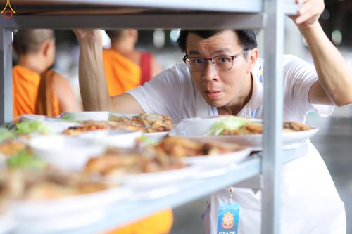 ภาพ No.325740:วันที่ 22 เมษายน พ.ศ.2569(วันคุ้มครองโลก) งานถวายมหาสังฆทาน 40,000 กว่าวัดทั่วประเทศ เจ้าหน้าที่ สาธุชน ร่วมใจจัดเตรียมภัตตาหารเพล (ชุด 2)