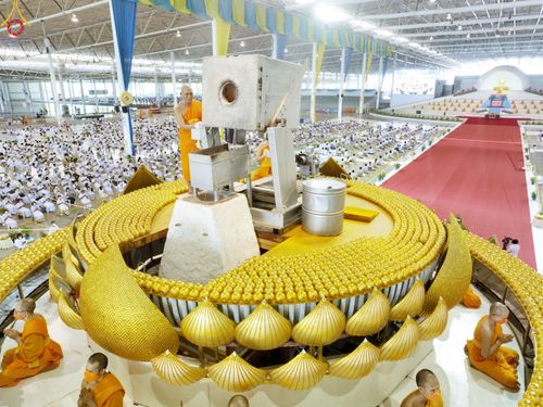 ภาพ No.77779:พิธีหล่อพระบรมพุทธเจ้า ทิศตะวันตก  วันอาทิตย์ที่ 19 มีนาคม พ.ศ. 2566 ณ วัดพระธรรมกาย จ.ปทุมธานี