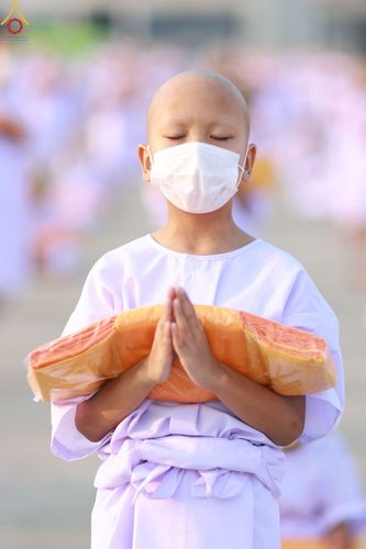 ภาพ No.79765:พิธีเวียนประทักษิณ ณ พระมหาธรรมกายเจดีย์ และพิธีวันทาเจดีย์ ในโครงการบรรพชาสามเณรฟื้นฟูพระพุทธศาสนาทั่วไทย วันเสาร์ที่ 8 เมษายน พ.ศ.2566