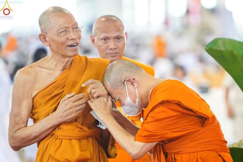 ภาพ No.85110:บรรยากาศการต้อนรับพระสังฆาธิการทั่วประเทศ และพิธีบูชาข้าวพระในวันสมาธิโลก วันอาทิตย์ต้นเดือนที่ 6 สิงหาคม พ.ศ. 2566 ณ สภาธรรมกายสากล วัดพระธรรมกาย