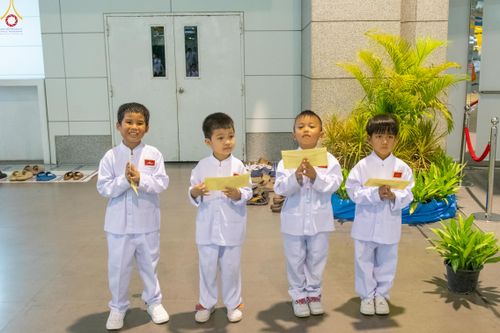 ภาพ No.327712:วันที่ 3 พฤษภาคม พ.ศ.2569 พิธีรับมอบพระบรมสารีริกธาตุ จากสาธารณรัฐแห่งสหภาพเมียนมา ณ ห้องแก้วสารพัดนึก วัดพระธรรมกาย