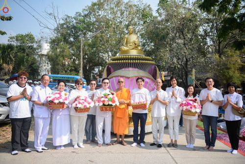 ภาพ No.299296:วันที่ 18 มกราคม พ.ศ. 2569 พิธีต้อนรับพระธรรมยาตรา ณ อนุสรณ์สถานลำดับที่ 5 สถานที่เผยแผ่วิชชาธรรมกายครั้งแรก อนุสรณ์สถานบางปลา วัดบางปลา อำเภอบางเลน จังหวัดนครปฐม ในโครงการธรรมยาตรา กตัญญูบูชา มหาปูชนียาจารย์ พระมงคลเทพมุนี(สด จนฺทสโร) พระผู้ปราบมาร อนุส