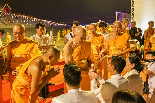 ภาพ No.312461:วันอังคารที่ 3 มีนาคม พ.ศ.2569 พิธีเวียนประทักษิณและจุดมาฆประทีป (ภาพชุดที่ 2) ณ ลานธรรมพระมหาธรรมกายเจดีย์ วัดพระธรรมกาย