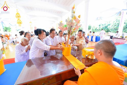 ภาพ No.313069:วันเสาร์ที่ 28 กุมภาพันธ์  พ.ศ. 2569 พิธีทอดผ้าป่าสามัคคีเพื่อสร้างอาคารที่พักสามเณร ณ ศูนย์ปฏิบัติธรรมสวนผึ้ง จ.ราชบุรี