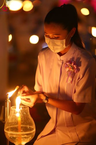 ภาพ No.90324:พิธีจุดประทีป 20,000 ดวง บูชาพระมหาธรรมกายเจดีย์ และบูชาพระมงคลเทพมุนี(สด จนฺทสโร) พระผู้ปราบมาร วันอังคารที่ 10 ตุลาคม พ.ศ. 2566 ณ ลานธรรมพระมหาธรรมกายเจดีย์ วัดพระธรรมกาย จ.ปทุมธานี
