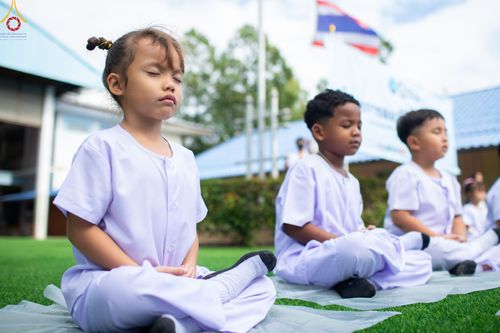 ภาพ No.86589:สมาชิก อบต.คลองสาม อ.คลองหลวง จ.ปทุมธานี เข้าร่วมโครงการสมาธิเพื่อสันติภาพโลก รวมใจนั่งสมาธิสร้างสันติภาพโลก 1 ล้านคน สร้างสถิติโลกกับ Guinness World Records เมื่อวันที่ 24 สิงหาคม พ.ศ.2566