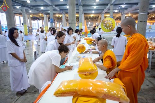 ภาพ No.216902:วันเสาร์ที่ 12 เมษายน พ.ศ. 2568 พิธีเวียนประทักษิณรอบพระมหาธรรมกายเจดีย์  พิธีวันทาเจดีย์ พิธีขอขมาและมอบผ้าไตร ในโครงการอุปสมบทหมู่ บูชาธรรมหลวงพ่อธัมมชโย, โครงการธรรมทายาท ระดับอุดมศึกษา รุ่นที่ 52 ,  โครงการบวชพระนานาชาติ AEC & WAB CEO รุ่นที่ 4 , ณ ว