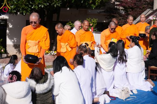 ภาพ No.99340:พิธีทอดกฐินสามัคคี ณ วัดพระธรรมกายอิตาลี วันที่ 19 พฤศจิกายน พ.ศ. 2566
