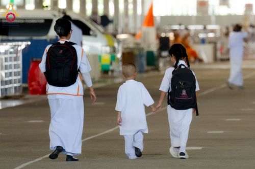 ภาพ No.133995:พิธีบูชาข้าวพระ  ในวันอาทิตย์ต้นเดือนที่ 7 เมษายน พ.ศ. 2567 ณ วัดพระธรรมกาย จ.ปทุมธานี