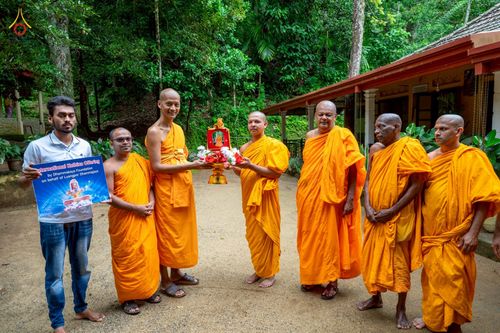 ภาพ No.262950:วันที่ 22 ตุลาคม พ.ศ. 2568 พิธีทอดกฐินสมทบ วัดกัลยาณมิตรต่างประเทศ  บูชาธรรม 81 ปี หลวงพ่อธัมมชโย ณ วัดโกฮอน ราชมหาวิหารายา และวัดศรีสุธรรมมารามายา   เมืองมาตะเล ประเทศศรีลังกา 