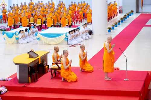 ภาพ No.240645:วันพุธที่ 27 สิงหาคม พ.ศ. 2568 พิธีทอดผ้าป่าเพื่อสร้างอาคาร  82 ปี หลวงพ่อธัมมชโย สมทบกฐินวัดพระธรรมกาย และกฐิน 30,000 วัดทั่วประเทศ ครั้งที่ 1