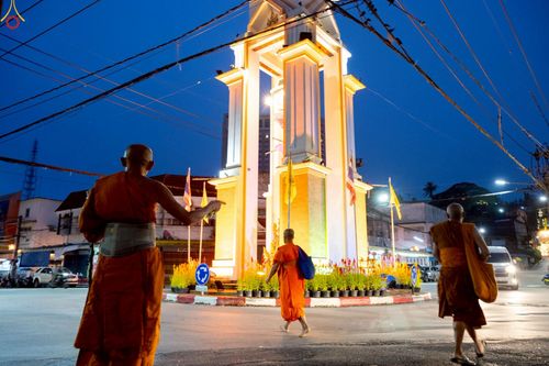 ภาพ No.245200:วันอาทิตย์ที่ 14 กันยายน พ.ศ. 2568 ตักบาตรพระ 555 รูป มหากุศล  น้อมถวายเป็นพุทธบูชา ณ หอนาฬิกาเบตง อ.เบตง จ.ยะลา