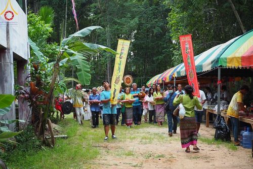 ภาพ No.183541:พิธีทอดกฐิน ณ วัดภูหินตัด จ.บุรีรัมย์ ในโครงการทอดกฐินสามัคคีทั่วไทย 30,000 วัด บูชาธรรม 80 ปี หลวงพ่อธัมมชโย โดยคณะศิษยานุศิษย์วัดพระธรรมกาย วันที่ 27 ตุลาคม พ.ศ. 2567