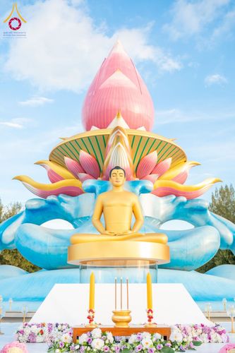 ภาพ No.162223:พิธีจุดประทีปโคมลาน ถวายเป็นพุทธบูชา สร้างความสว่างไสวให้กับแผ่นดินด้วยแสงธรรม วันพฤหัสบดีที่ 17 ตุลาคม พ.ศ. 2567 ณ พุทธอุทยานนานาชาติ จังหวัดหนองคาย