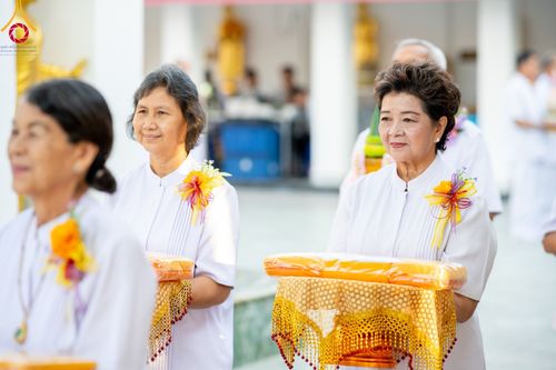 ภาพ No.101177:พิธีบรรพชาธรรมทายาท ในโครงการอุปสมบทบูชาธรรม มหาปูชนียาจารย์ พ.ศ. 2566 ณ วัดสองพี่น้อง สุพรรณบุรี วันที่ 5 ธันวาคม พ.ศ. 2566