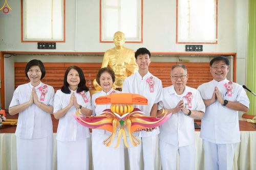 ภาพ No.262365:วันที่ 19 ตุลาคม พ.ศ. 2568 พิธีทอดกฐินสถาปนา แผ่นบันมงคลมหาเศรษฐี อาคาร 80 ปี หลวงพ่อธัมมชโย ในโครงการกฐินสามัคคีทั่วไทย 30,000 วัด บูชาธรรม 81 ปี หลวงพ่อธัมมชโย โดยคณะศิษยานุศิษย์วัดพระธรรมกาย ณ ศูนย์ปฏิบัติธรรมวิหารแดง ต.เจริญธรรม อ.วิหารแดง จ.สระบุรี