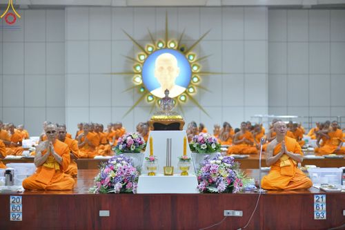 ภาพ No.208316:พิธีสวดพระพุทธมนต์ และถวายภัตตาหารเมนูสวรรค์แด่พระภิกษุ สามเณร วันที่ 15 กุมภาพันธ์ พ.ศ. 2568 ณ หอฉันคุณยายอาจารย์ฯ วัดพระธรรมกาย