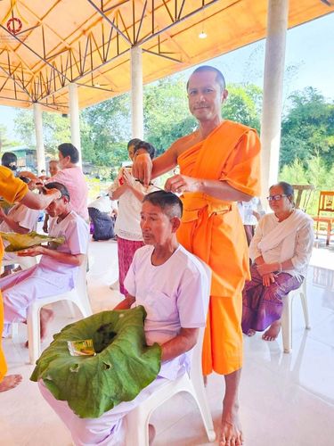 ภาพ No.102168:พิธีบรรพชาธรรมทายาท ในโครงการอุปสมบทหมู่ รุ่นบูชาธรรมมหาปูชนียาจารย์ ศูนย์ปฏิบัติธรรมหนองบัวลำภู ณ วัดสว่างอารมณ์ อ.ศรีบุญเรือง จ.หนองบัวลำภู วันที่ 10 ธันวาคม พ.ศ. 2566