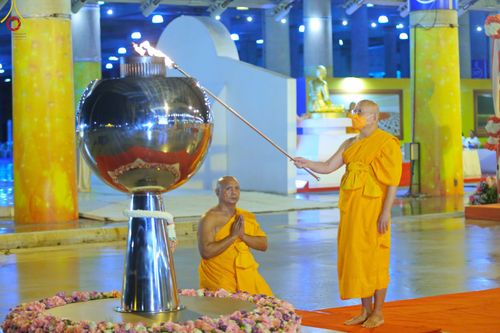 ภาพ No.83966:พิธีสวดมนต์บทธัมมจักกัปปวัตตนสูตร ครบ 5,481,000,000 จบ ในวันอาทิตย์ที่ 2 กรกฎาคม พ.ศ. 2566 ณ วัดพระธรรมกาย