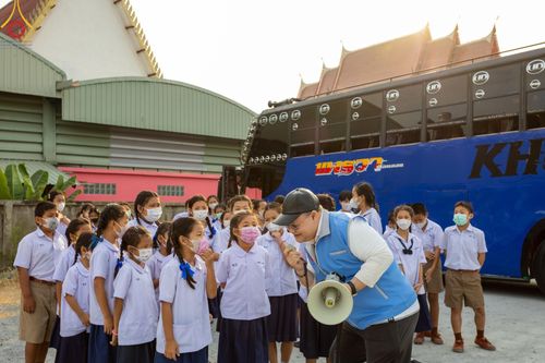 ภาพ No.203466:พิธีทอดผ้าป่าทำนุบำรุงศาสนสถาน ณ วัดตะเคียน ตำบลบางคูเวียง อำเภอบางกรวย จังหวัดนนทบุรี ในโครงการธรรมยาตรา กตัญญูบูชา มหาปูชนียาจารย์ พระมงคลเทพมุนี(สด จนฺทสโร) พระผู้ปราบมาร อนุสรณ์สถาน 7 แห่ง ปีที่ 13 วันที่ 29 มกราคม พ.ศ. 2568