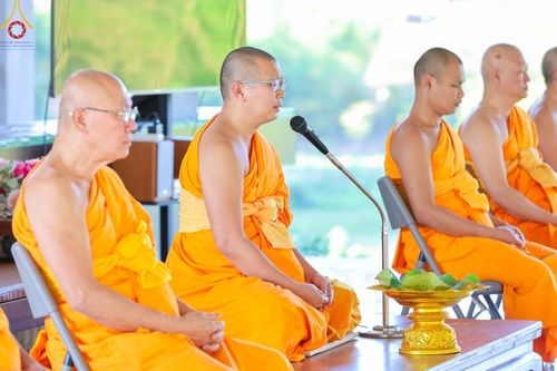 ภาพ No.180333:พิธีตัดปอยผม ปลงผม นาคธรรมทายาท ในโครงการบรรพชาอุปสมบทหมู่ บูชาธรรมมหาปูชนียาจารย์ 2567  วันที่ 4 ธันวาคม พ.ศ. 2567 ณ ศูนย์ปฏิบัติธรรมแก้วภูเรือ จ.เลย