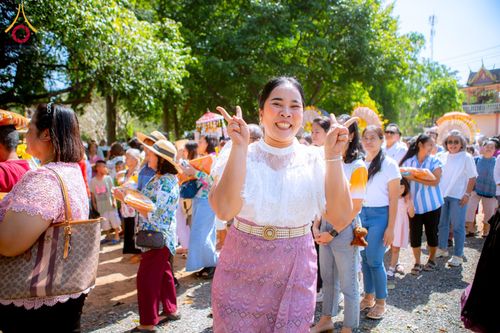 ภาพ No.181689:พิธีทอดกฐิน ณ วัดห้วยหิน อ.สนามชัยเขต จ.ฉะเชิงเทรา ในโครงการทอดกฐินสามัคคีทั่วไทย 30,000 วัด บูชาธรรม 80 ปี หลวงพ่อธัมมชโย โดยคณะศิษยานุศิษย์วัดพระธรรมกาย วันที่ 2 พฤศจิกายน พ.ศ. 2567