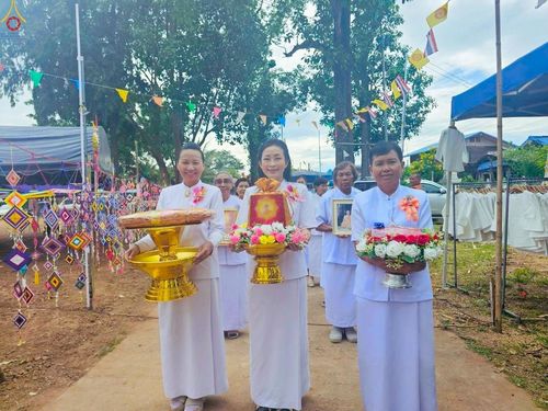 ภาพ No.270135:วันที่ 28 ตุลาคม พ.ศ. 2568 พิธีทอดกฐินสามัคคีทั่วไทย ณ วัดสระโพนทอง ต.โพนทอง  อ.หนองเรือ จ.ขอนแก่น โดยคณะศิษยานุศิษย์ บูชาธรรม 81 ปี หลวงพ่อธัมมชโย