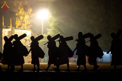 ภาพ No.191639:พระธรรมยาตราปฏิบัติธรรม และถ่ายภาพหมู่ประวัติศาสตร์ ณ อนุสรณ์สถานคลองบางนางแท่น อ.สามพราน จ.นครปฐม ในโครงการธรรมยาตรา กตัญญูบูชา มหาปูชนียาจารย์ พระมงคลเทพมุนี(สด จนฺทสโร) พระผู้ปราบมาร อนุสรณ์สถาน 7 แห่ง ปีที่ 13 วันที่ 8 มกราคม พ.ศ. 2568