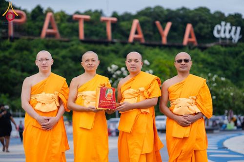 ภาพ No.183550:พิธีทอดกฐิน ณ วัดใหม่สำราญ(เกาะล้าน) อ.บางละมุง จ.ชลบุรี ในโครงการทอดกฐินสามัคคีทั่วไทย 30,000 วัด บูชาธรรม 80 ปี หลวงพ่อธัมมชโย โดยคณะศิษยานุศิษย์วัดพระธรรมกาย วันที่ 28 ตุลาคม พ.ศ. 2567