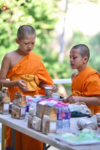 ภาพ No.132940:พิธีทอดผ้าป่าสามัคคีเพื่อสร้างทุกสิ่ง ณ ศูนย์ปฏิบัติธรรมบุญประสาน ต.พญาเย็น อ.ปากช่อง จ.นครราชสีมา