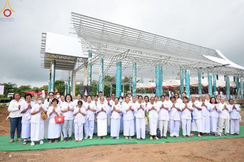 พิธีทอดผ้าป่า ติดตั้งแผ่นสิริฉะทะนะรัสมี(หลังคา) อาคาร 80 ปี หลวงพ่อธัมมชโย วันอาทิตย์ที่ 22 กันยายน พ.ศ. 2567 ณ ศูนย์ปฏิบัติธรรมวิหารแดง อ.วิหารแดง จ.สระบุรี